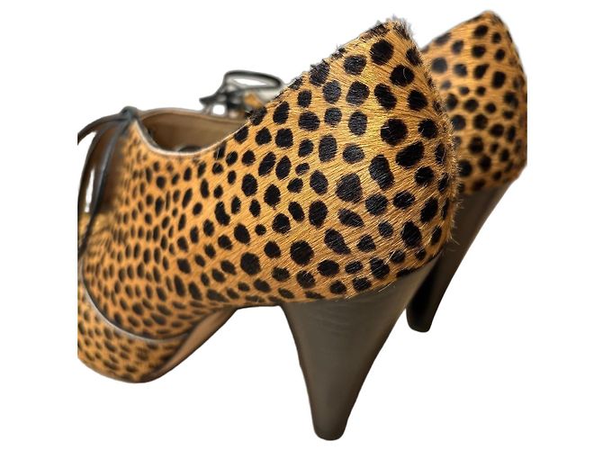 Autre Marque Cosmo Paris Botas de Couro com Estampa de Leopardo e Atacadores Preto
