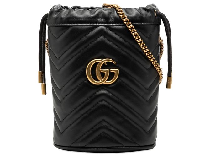 Borsa secchiello Gucci Small GG Marmont in pelle matelassé nera Nero