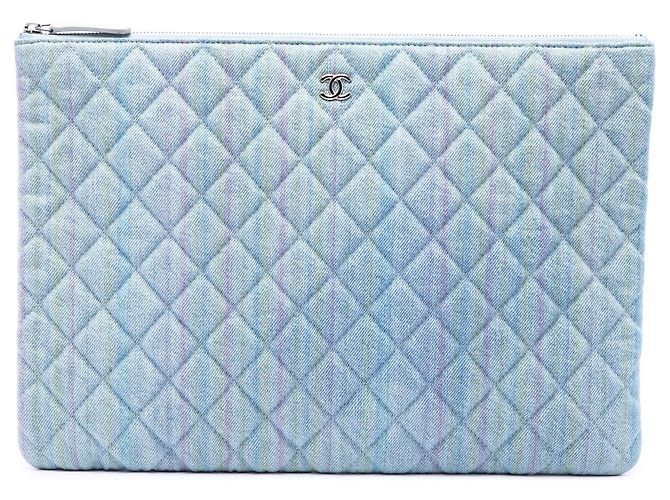 Chanel Blue Large Quilted Denim O Case Clutch Blau Hellblau