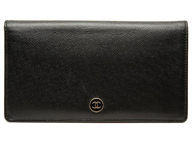 Cartera larga bifold Chanel de piel de becerro negra con botón CC Negro