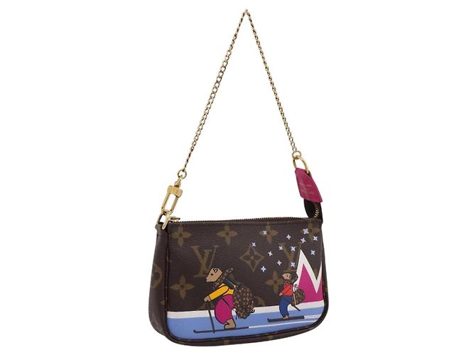 LOUIS VUITTON Monogram Ski Bear Mini Pochette Accessoires M67769 LV Auth 203222M Monogramm
