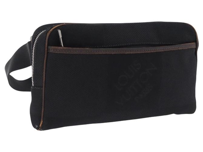 LOUIS VUITTON Damier Geant Acrobat Shoulder Bag Canvas Black M93620 Auth BA15710 Preto