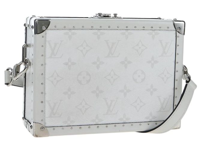 LOUIS VUITTON Tiger Lama Monogram Clutch Box White LV Auth 202290SAM Blanco