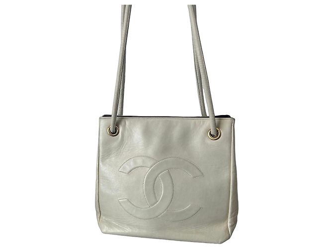 Chanel Shopper aus beigem Leder