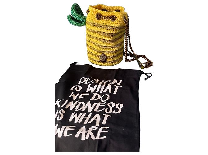 Saco balde Kurt Geiger em crochet amarelo e dourado
