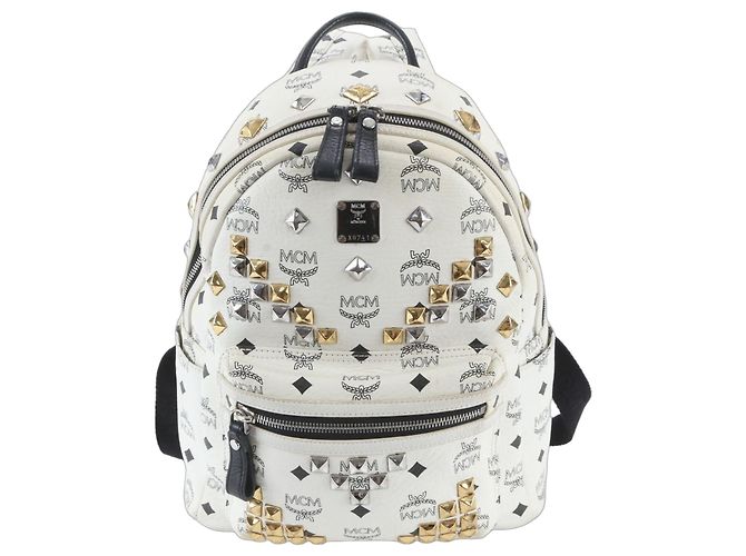 Mochila e Bolsa de Ombro em Couro com Tachas MCM Visetos Branco
