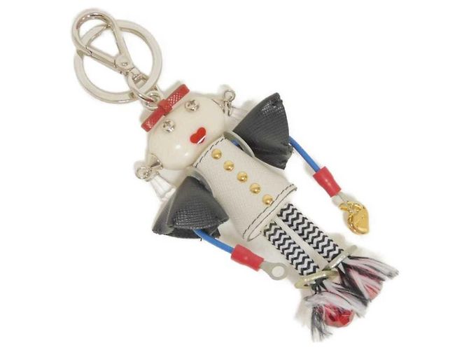 Chaveiro com tachas Prada Saffiano Robot Nancy Preto Branco