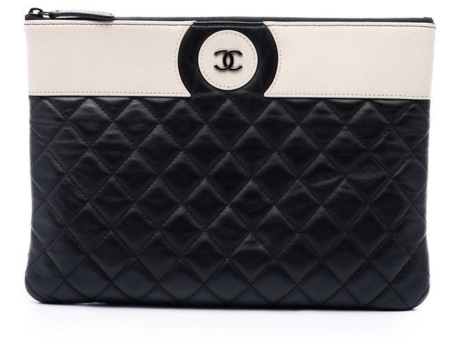 Clutch Chanel Black Medium CC Bicolor Quilted Lambskin Beige