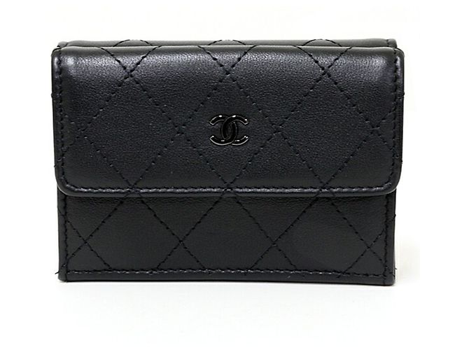 Portafoglio compatto tri-fold Chanel Nero