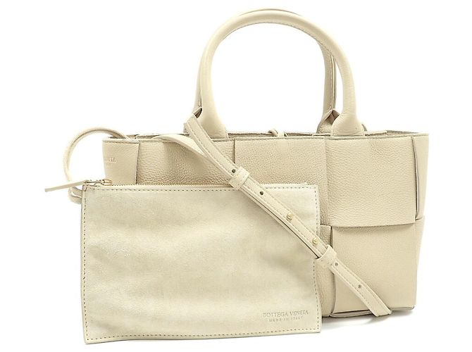 Bottega Veneta Mini Arco Handtasche Beige