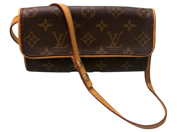 Louis Vuitton Monogram Pochette Twin PM Castaño