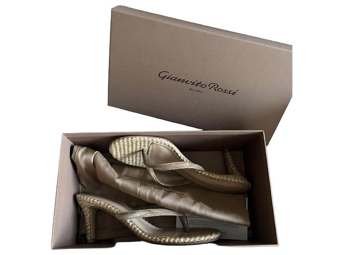 Sandali Gianvito Rossi in paglia e pelle Beige