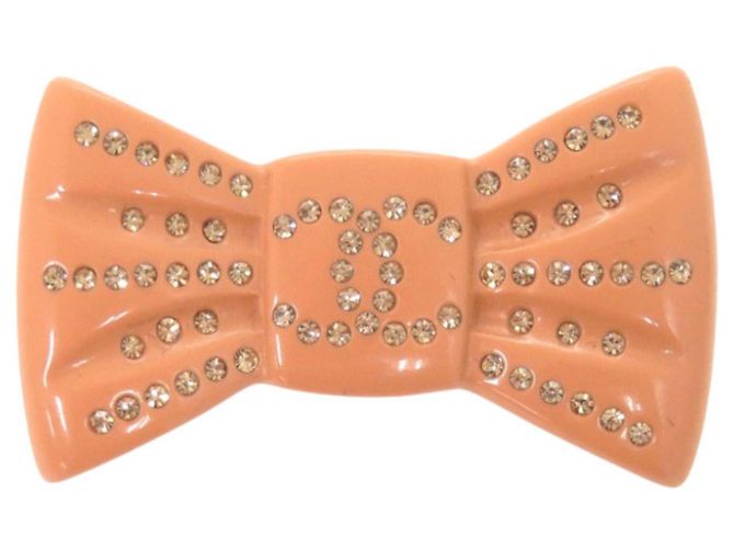 Chanel Brosche in lachsrosa mit Strass Pink