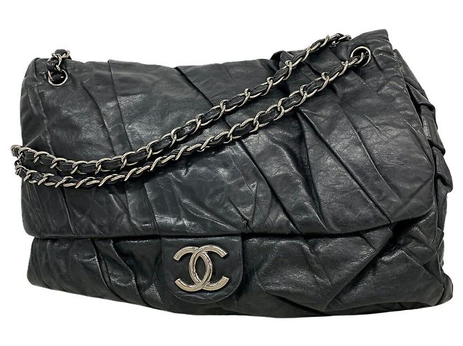 Timeless Borsa a tracolla Chanel in pelle nera Nero
