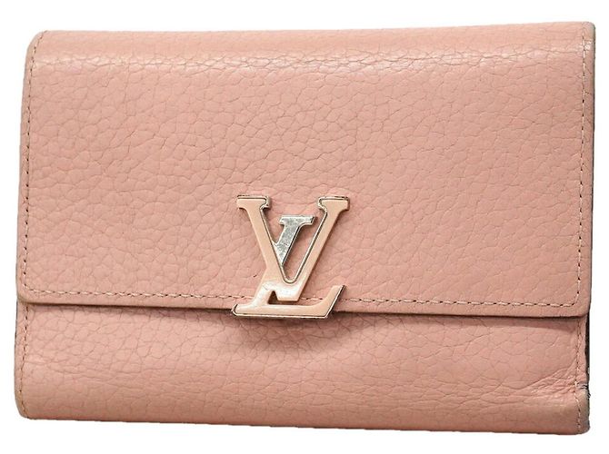 Louis Vuitton Portefeuille Capucines Compact Tri-Fold Wallet