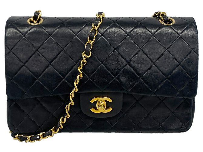 Timeless Borsa a tracolla Chanel Matelassé Nero