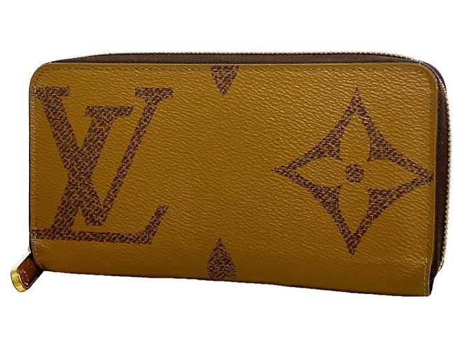 Louis Vuitton Monogram Giant Reverse Zippy Wallet Braun
