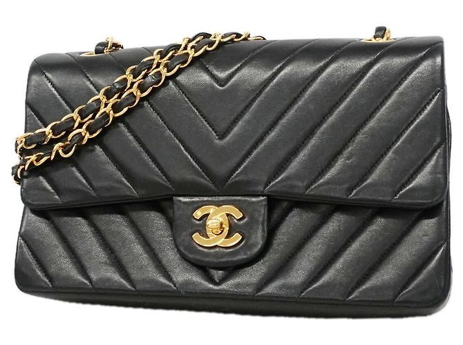 Borsa a tracolla Chanel in pelle d'agnello nera Nero