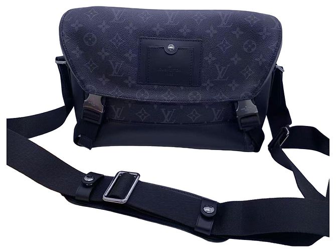 Louis Vuitton Voyager Messenger Bag Monogram Eclipse Nero