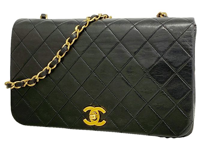 Timeless Bolsa de Ombro com Corrente Chanel Matelassé Preto