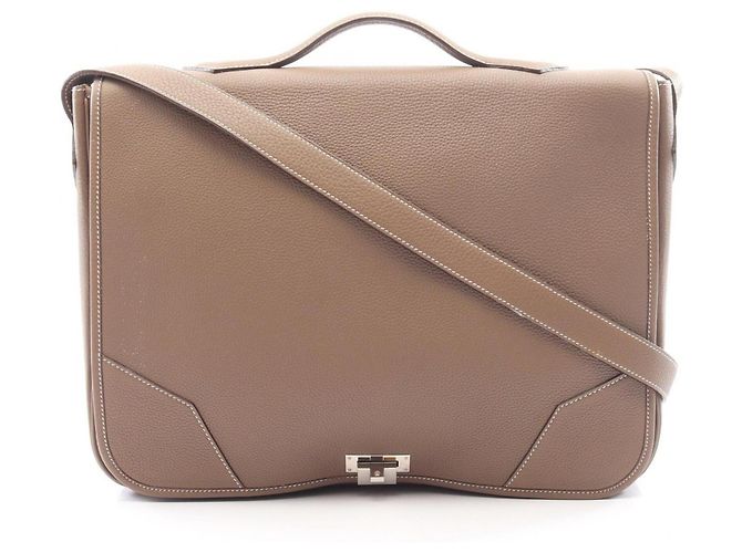 Hermès Bolsa de Ombro Hermes Victoria Messenger Marrom Taupe