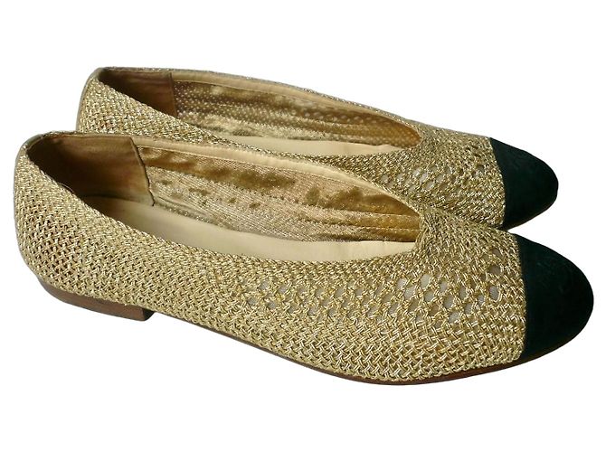 Chanel Sapatilhas de malha dourada T41 Preto Dourado
