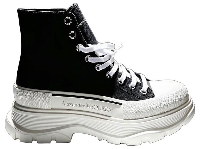 Alexander McQueen Tread Slick High-Top Sneakers Nero Bianco