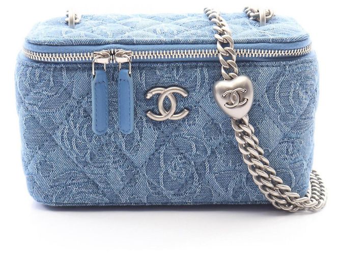 Bolsa de Ombro Vanity Chanel Matelassé Azul