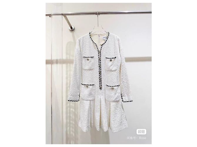 Robe Chanel en tweed blanc taille 36 Multicolore