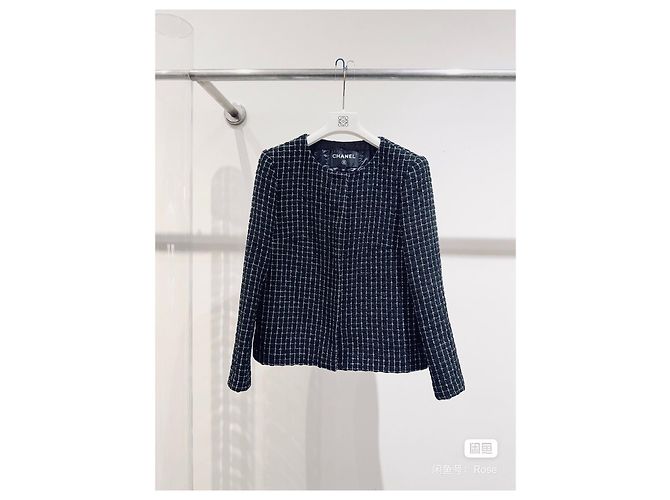 Timeless Chanel Navy Tweed Jacket Size 34 Multiple colors