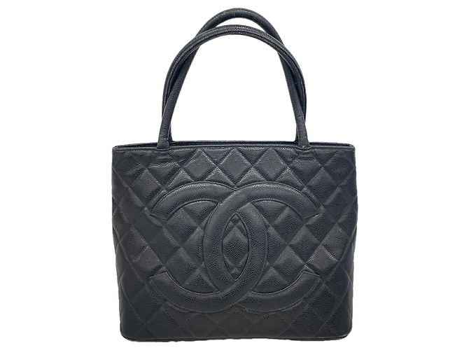 Saco Tote Chanel em couro de bezerro granulado preto