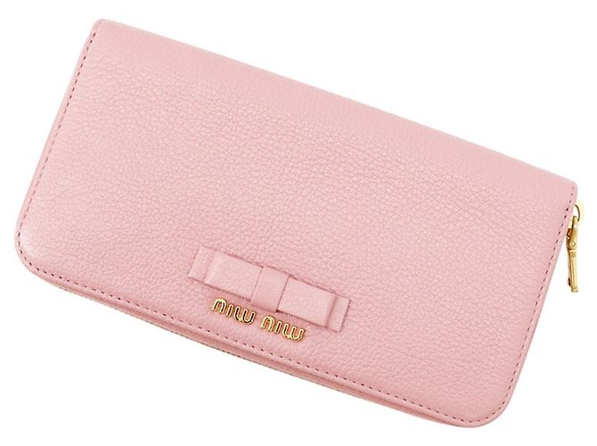 Cartera larga Miu Miu de piel rosa