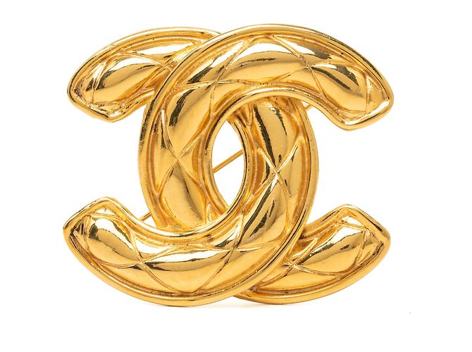 Broche acolchoada Chanel Gold CC banhada a ouro Dourado