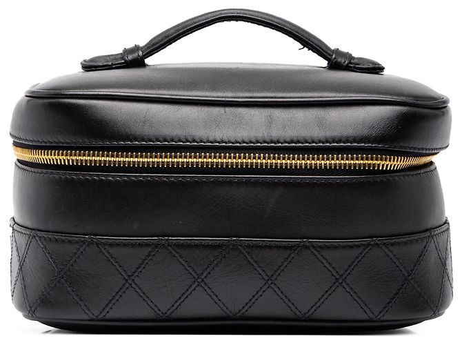 Borsa Vanity Chanel in pelle d'agnello matelassé nera con CC Nero
