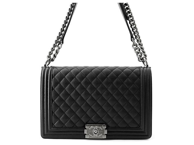 Borsa a tracolla Chanel in vitello martellato nero