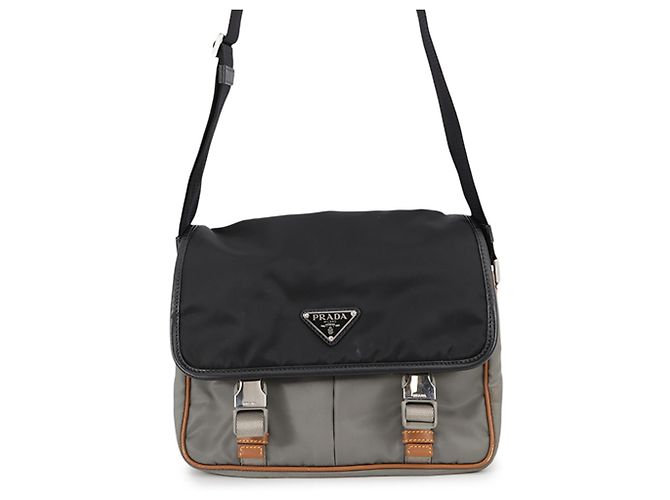 Bolsa de ombro Prada em couro Saffiano e nylon Marrom Preto