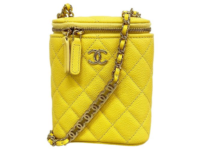 Bolsa de Ombro com Corrente Chanel Matelassé Amarelo