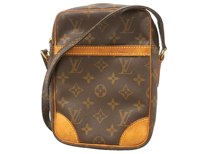 Bolso de hombro Louis Vuitton Monogram Danube Castaño