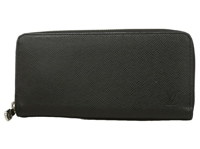 Louis Vuitton Taiga Zippy Long Wallet Black