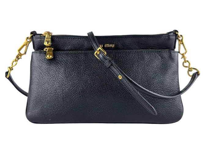 Bolsa de Ombro Miu Miu em Couro Preto
