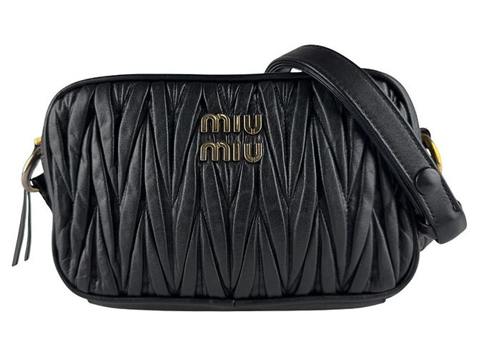 Borsa a tracolla Miu Miu in pelle Matelassé nera Nero