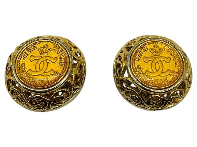 Orecchini a clip Chanel Vintage Gold Enameled CC Logo D'oro