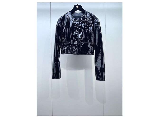 Giacca Chanel 23K in pelle vernata nera Multicolore