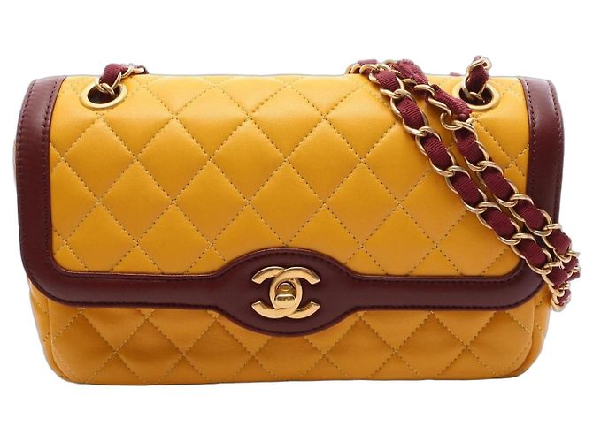 Borsa a tracolla Chanel Matelassé Double Flap Bordò Giallo