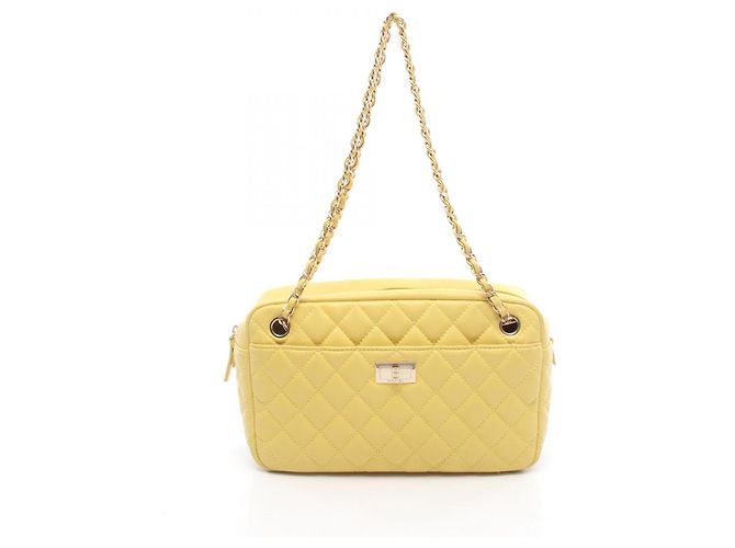 Borsa a tracolla Chanel 2.55 Matelassé Giallo