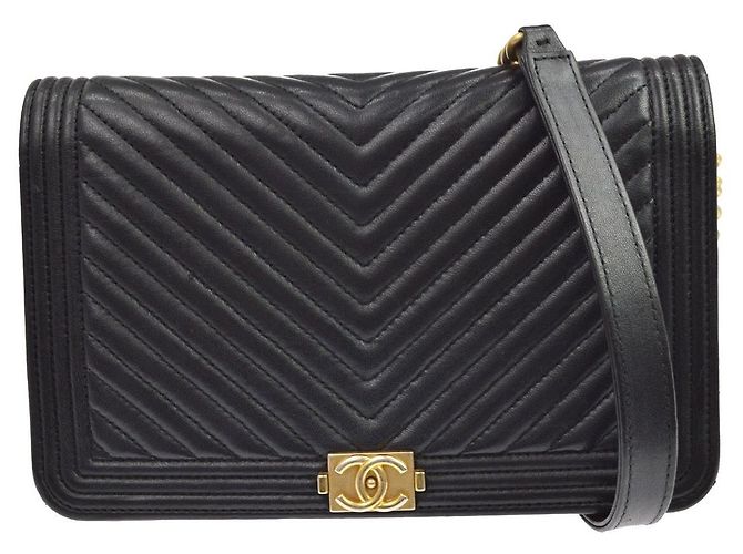 Chanel Boy Wallet on Chain Chevron Lambskin Noir