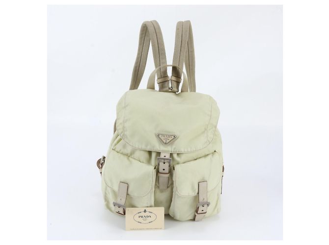 Prada Tessuto Nylon Rucksack mit Dreiecks-Logo Hellgrün