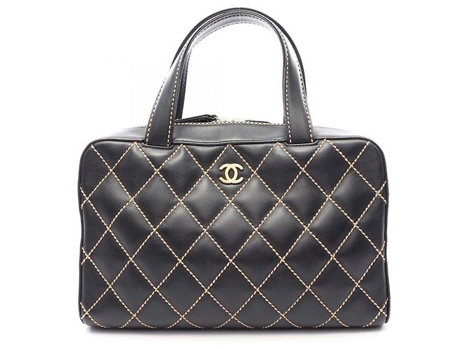 Bolsa Chanel Wild Stitch em couro preto