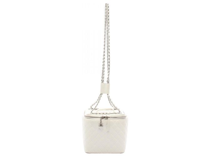 Bolsa Vanity Chanel Matelassé Branco