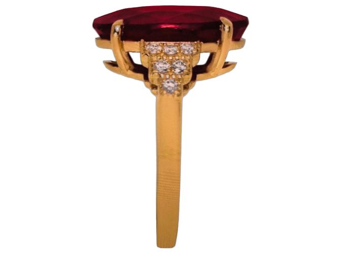 Autre Marque Anel em ouro amarelo com rubi e diamantes Dourado